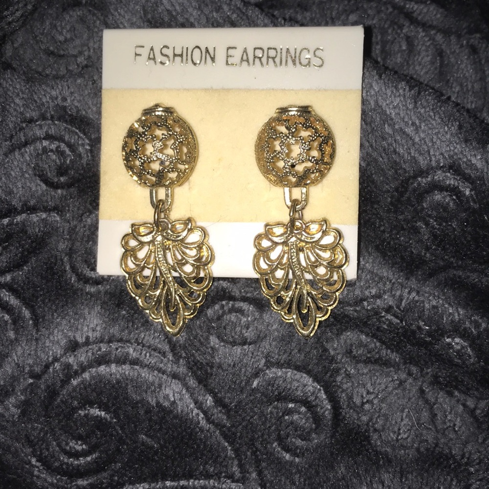 brand new gold earrings